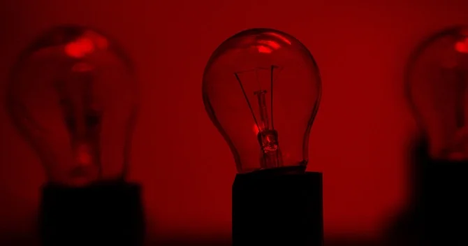 Çerniqovda enerji obyektinə zərbə Minlərlə ev işıqsız qaldı