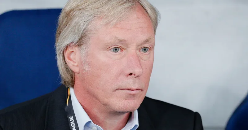 Millinin keçmiş baş məşqçisi santexniklə dalaşdı