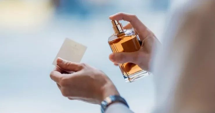 İlk ətiri kim istehsal edib və nə üçün istifadə olunurdu? Maraqlı HEKAYƏ