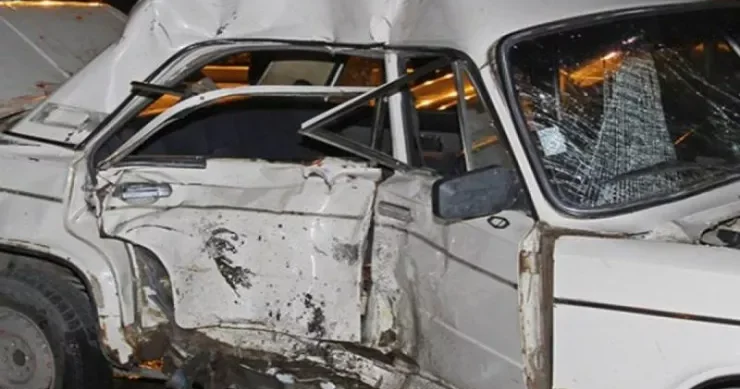 Neftçalada bir ailə qəzaya düşdü, yeniyetmə oğul öldü