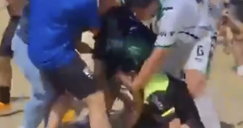 В Аргентине после футбольного матча избили 20 летнюю девушку судью ВИДЕО