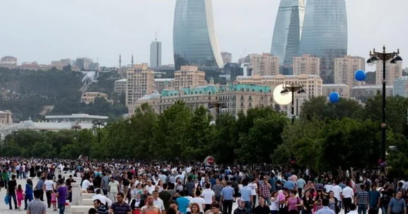 “Kəndlərdən Bakıya böyük axın var