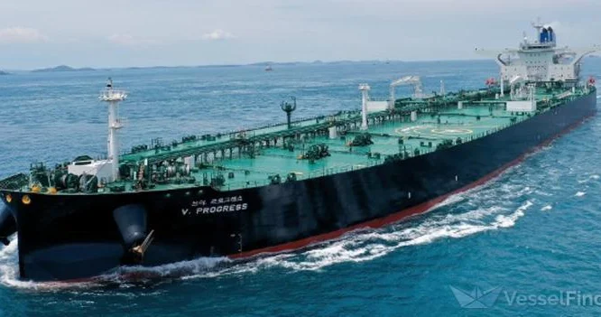 Rusiya tankeri Aralıq dənizində nəzarətsiz qalıb 730 min barrel neft daşıyır...