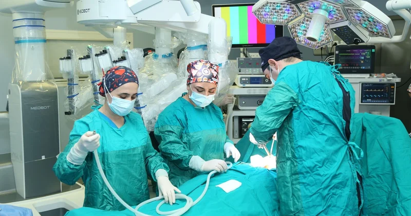 Robotik əməliyyat olunan xəstə evə buaxıldı VİDEO