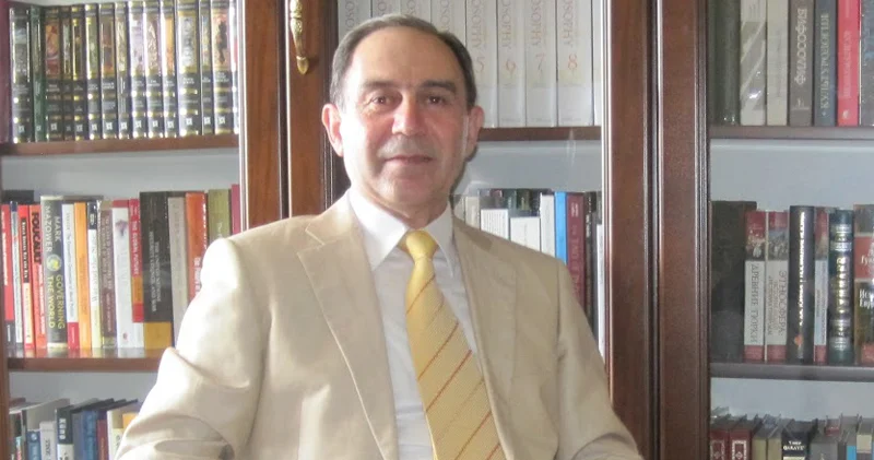 Dünyanın Kökündən Çiçəyinədək (ESSE)