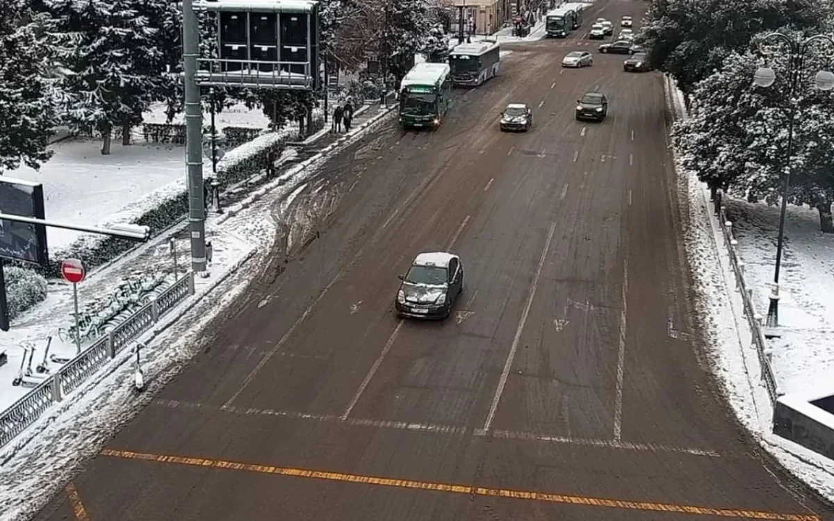 Yeni həftəyə tıxacsız başlayan Bakı FOTOLAR