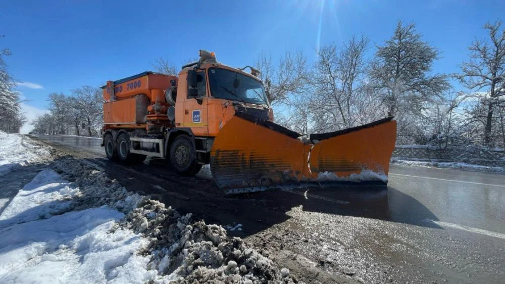 Qarlı hava şəraiti: Bakı Şamaxı Yevlax yolu nəqliyyatın hərəkəti üçün açıqdır