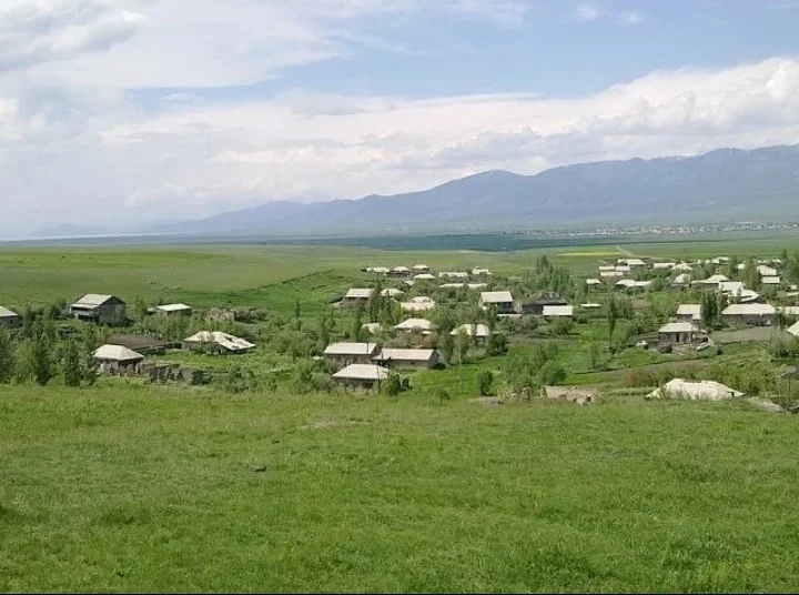 “Bu xalqın qürurunu düşünən neçə məmur, deputat var?.. “Tövlə”, “Yalavac”, “Lallar” adında da kənd olar?..”