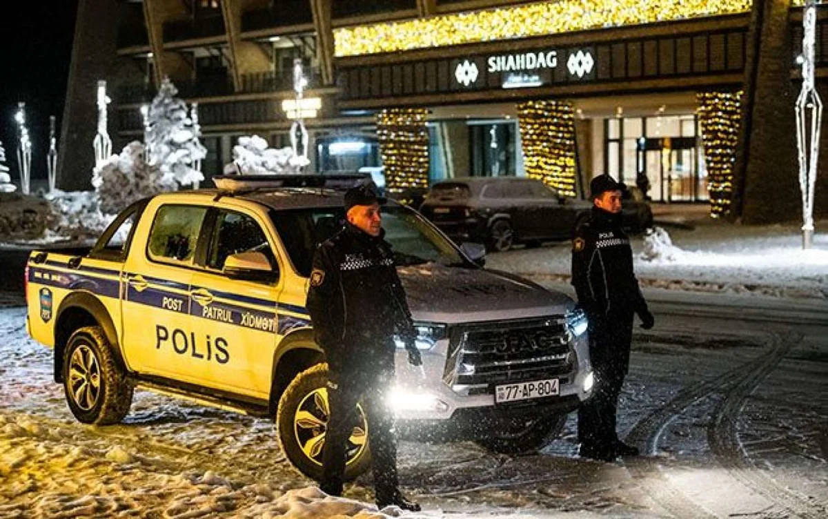 Polis bu gecə necə işlədi? Fotolar