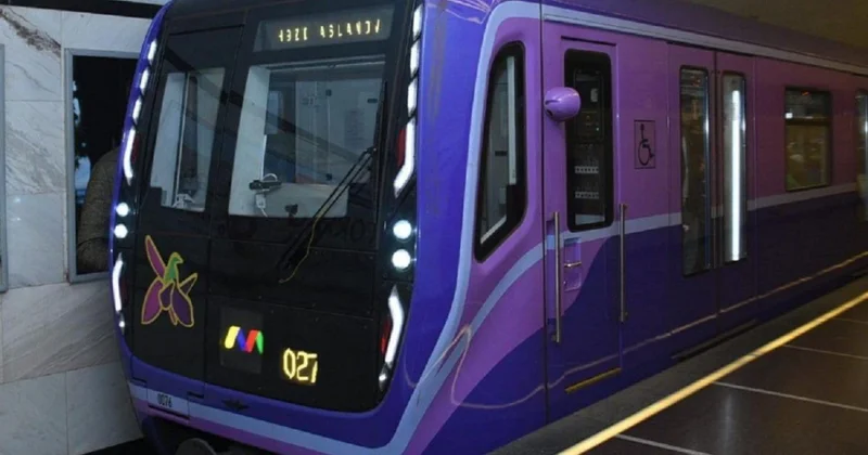 Metroda qatarların hərəkəti ləngiyir
