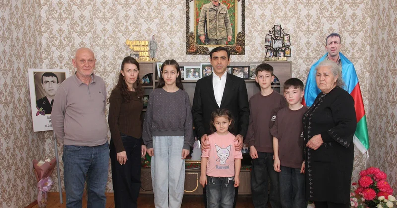 Anar Məmmədov şəhid Azər Qasımovun ailəsi ilə görüşdü Fotolar