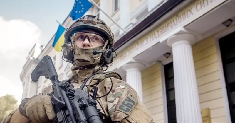 СБУ задержала украинцев за попытку незаконной регистрации Starlink для РФ ФОТО