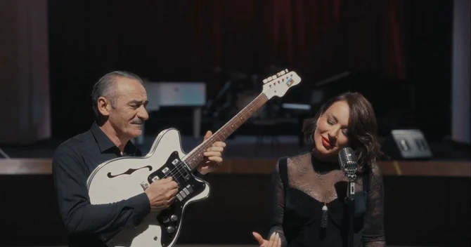 Tünzalə Ağayeva məşhur gitaraçı ilə Yandım a yeni nəfəs verdi