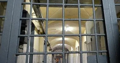Курьез в наручниках