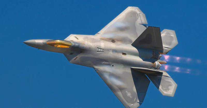 США перебросили истребители F 22 из Британии в Израиль