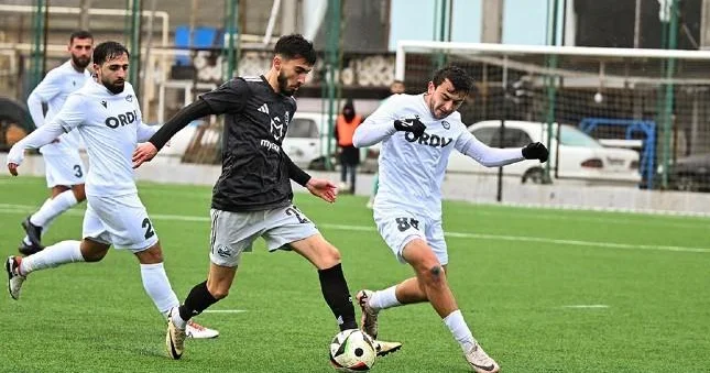 1 ci liqada 16 cı tur start götürür