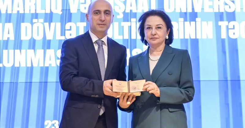 Nazir yüksək dövlət mükafatlarını sahiblərinə təqdim etdi FOTOLAR