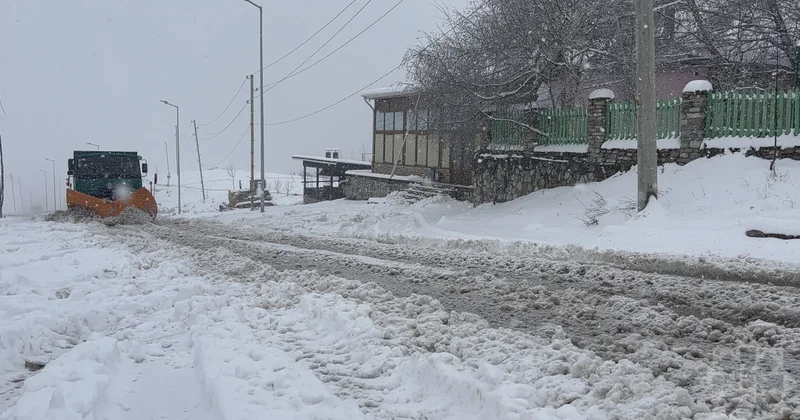 Şamaxıya qar yağdı Yollar buz bağladı