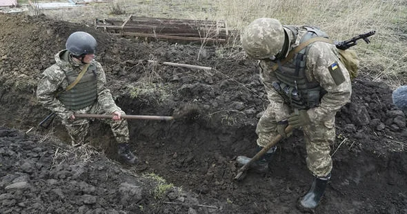 Ukrayna zərbə endirdi: rus jurnalist, operator və sürücü öldü