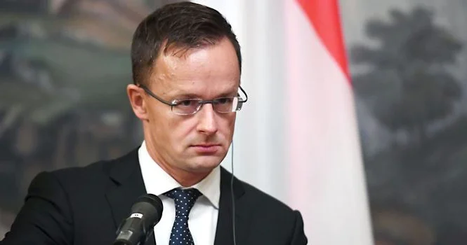 Обвиненный в сливах Кремлю глава МИД Венгрии признал, что звонил Лаврову после переговоров Евросоюза