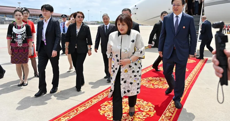 Sahibə Qafarova Çinə gedib