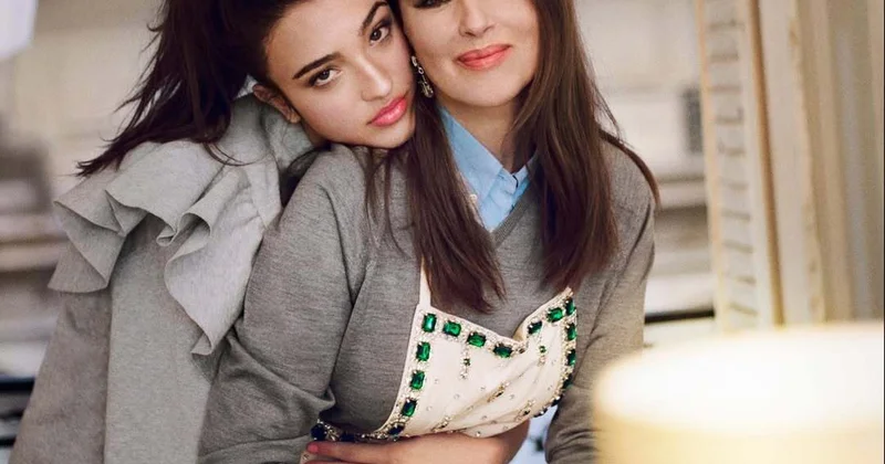 Monika Belluçi kiçik qızı ilə…