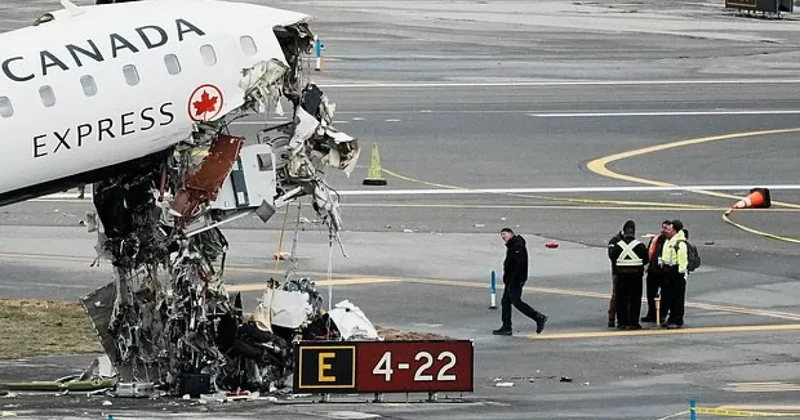 Стюардесса Air Canada выпала из развалившегося самолета
