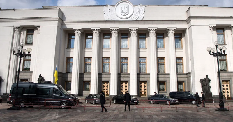Почти 60 депутатов Рады отказались выходить на работу 25 марта из за угроз