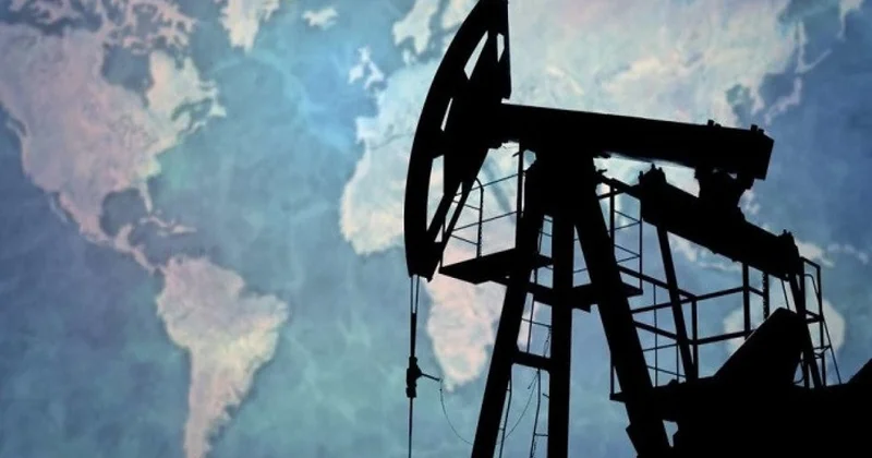 Brent и WTI растут после резкого обвала