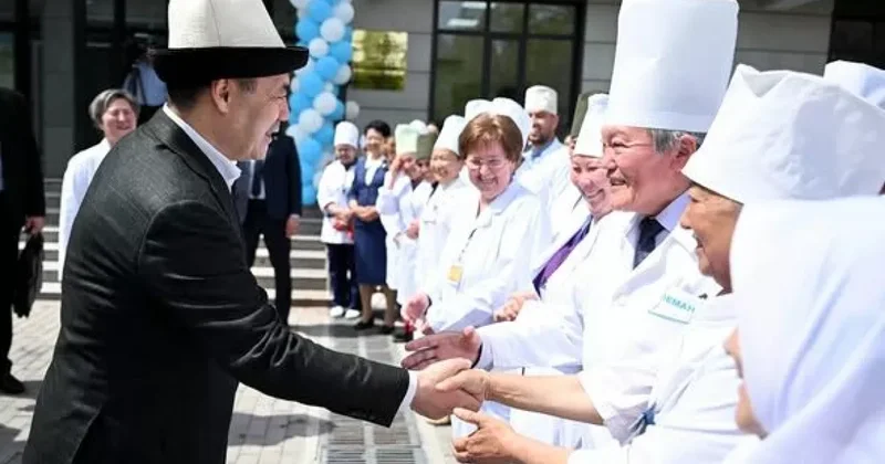 Власти Кыргызстана раскрыли новые доходы врачей и учителей