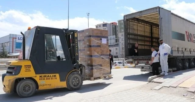 Турция отправила в Иран колонну медицинской помощи