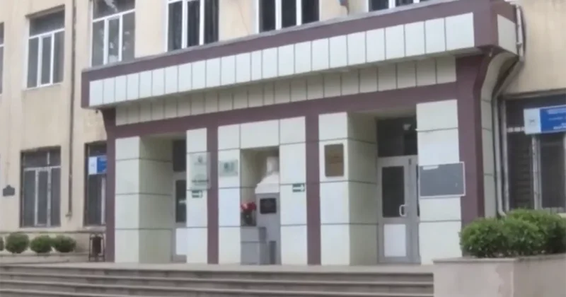 ЧП в бакинской школе: девочка нанесла себе увечья