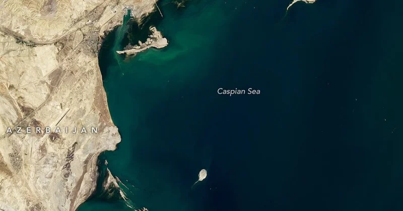 NASA раскрывает секрет спутникового снимка окрестностей побережья Баку