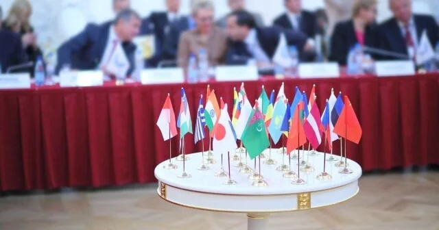 В Баку выступили с заявлением к Международному дню дипломатии и мира