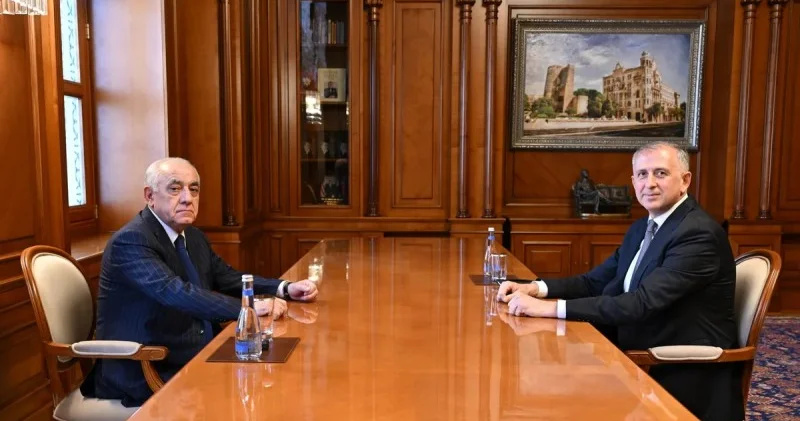 Baş nazir Gürcüstanın səfiri ilə görüşdü