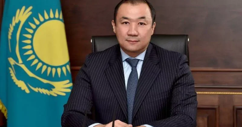 Какие международные терминалы планирует построить Казахстан в Азербайджане, Европе и Китае ?
