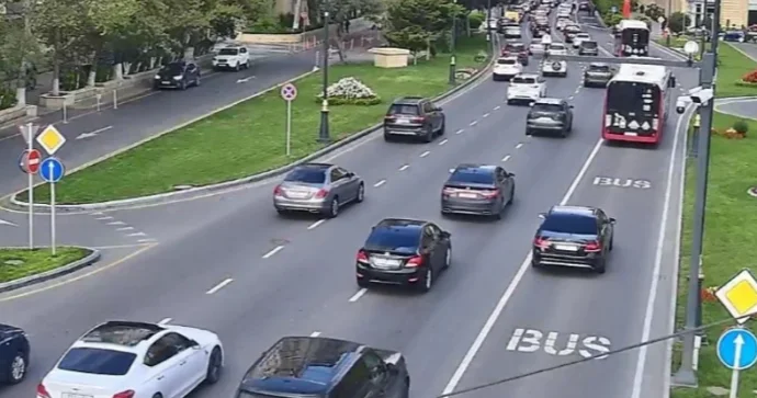 İşə maşınla gedənlərin NƏZƏRİNƏ! FOTOLAR