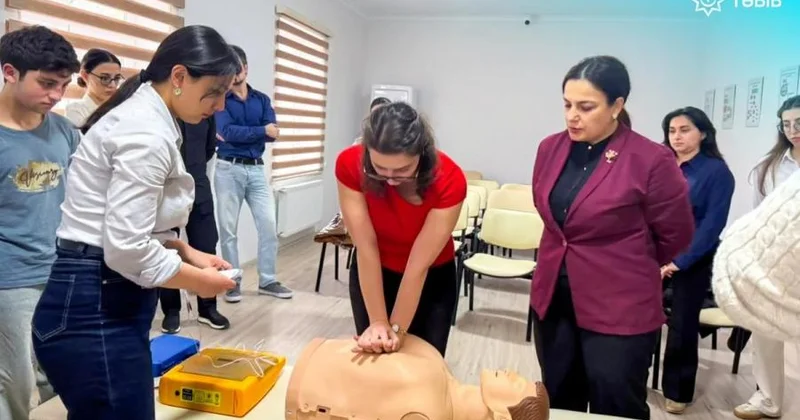 WUF13 Azərbaycan Əməliyyat Şirkətinin könüllüləri ilkin tibbi yardımla bağlı təlimə cəlb edilib