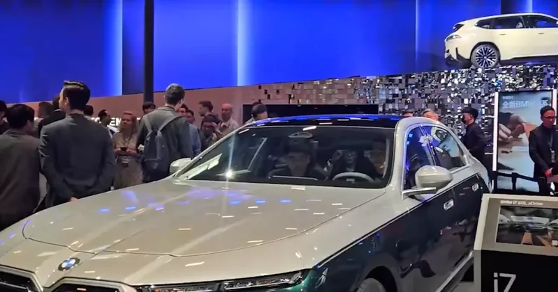 В Китае открыли самую большую выставку автомобилей