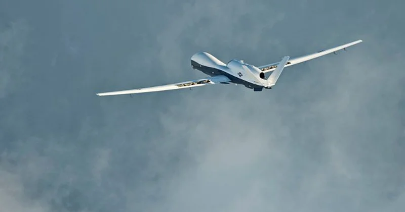 Разведчик Triton над Ормузом
