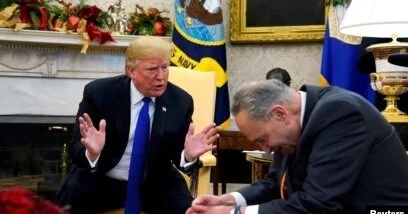 Трамп требует отставки демократов на фоне спора о миграционной политике