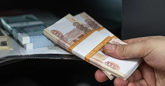 Məktəbli evdəki seyfdən götürdüyü pulları fırıldaqçılara köndərib...