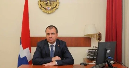 Separatçılar İrəvanda fövqəladə iclas keçirdi Olmayan parlamentə “sədr” seçdilər KONKRET