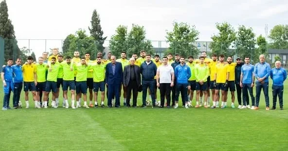 “Kəpəz” düşərgəsində fəxri qonaqlar