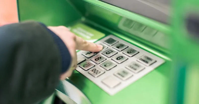 Sumqayıtda kartdan 2600 manat oğurlanıb