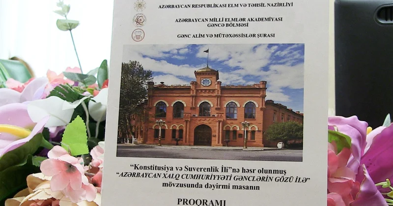 Gəncədə Müstəqillik Gününə həsr olunmuş dəyirmi masa