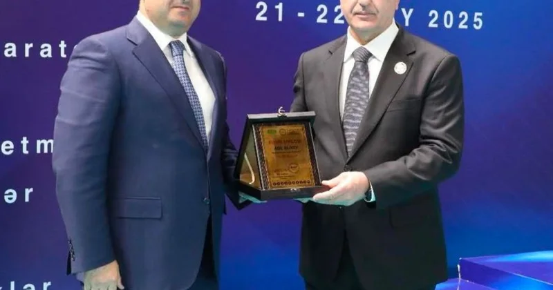 Federasiya Adil Əliyevi təltif edib FOTO