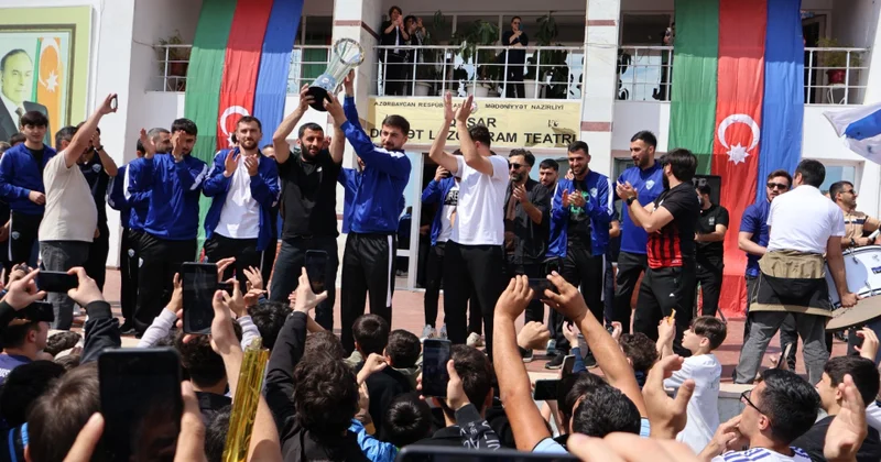 “Şahdağ Qusar” çempionluq kubokunu qusarlı futbolsevərlərə təqdim edib