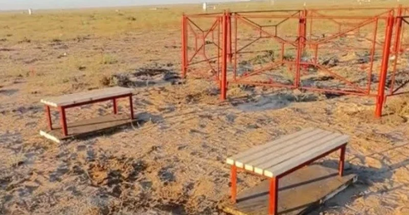 Aktau yaxınlığında AZAL a məxsus təyyarənin qəzaya uğradığı yerdə xatirə abidəsi qurulub