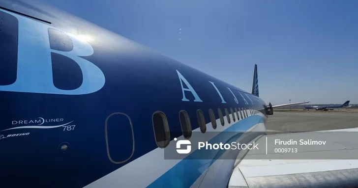 В AZAL пояснили, в каких случаях за некоторые места в самолете нужно доплачивать
